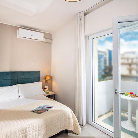 Hotel Pigalle Lido di Jesolo Bagian luar foto